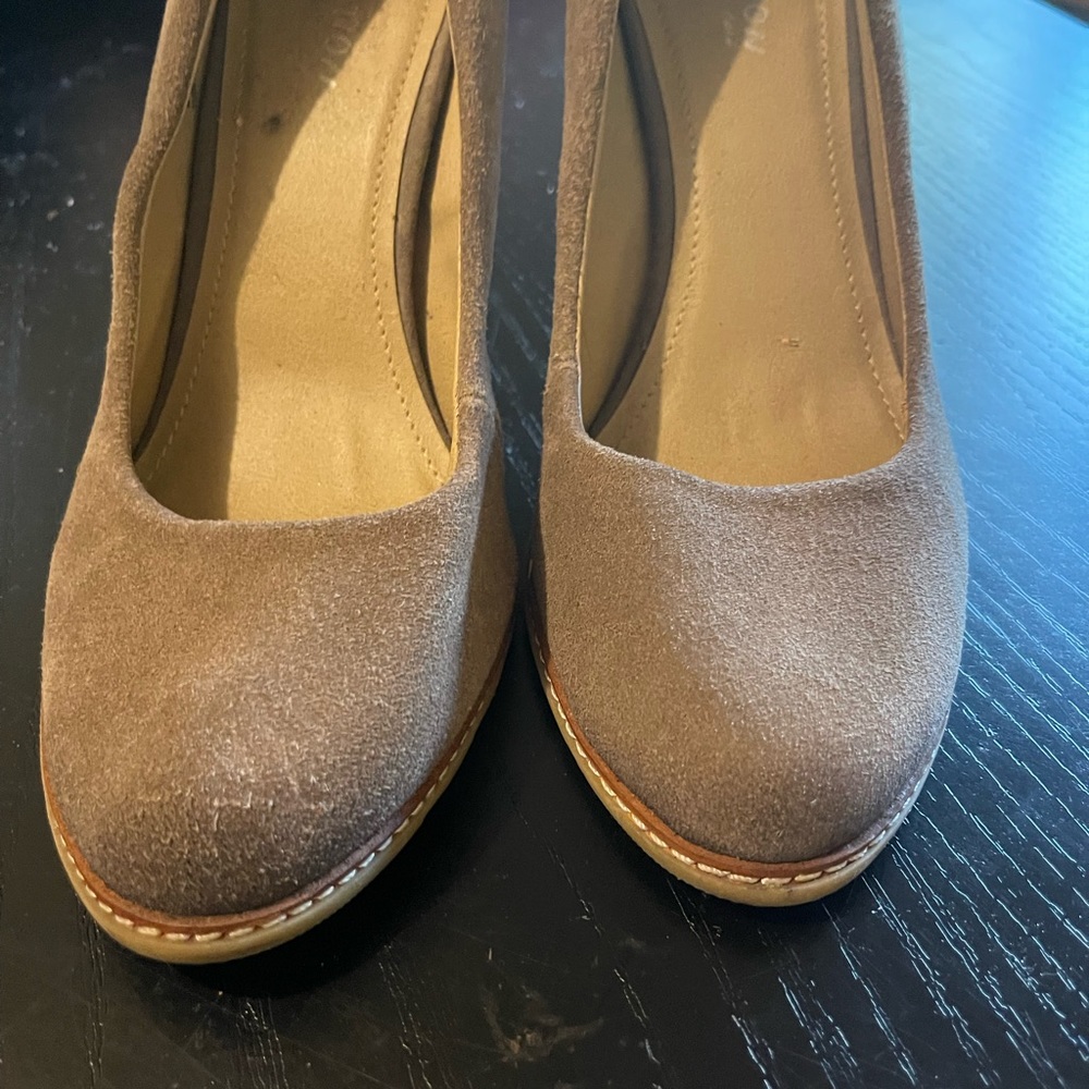 Kenneth Cole Reaction Neutral Pumps